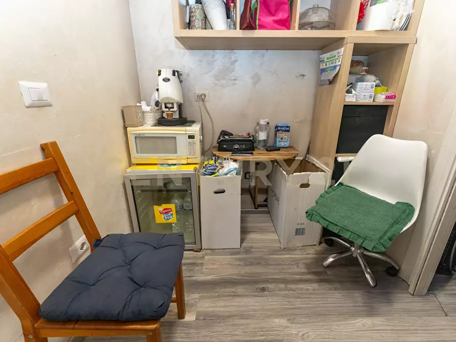 Immagine 24 di Locale commerciale in vendita  in Via del Bosco 163 a Catania