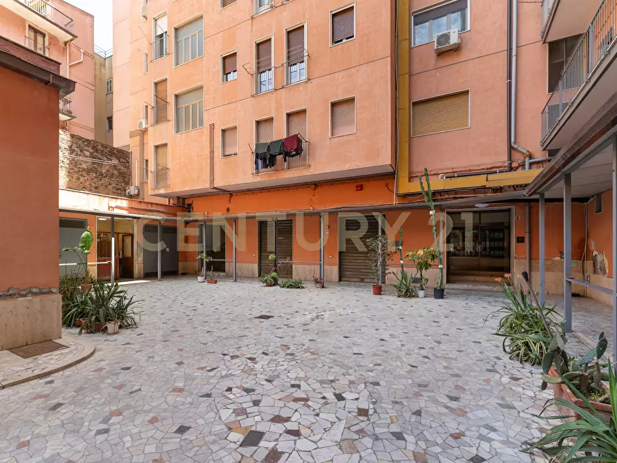 Immagine 6 di Pentalocale in vendita  in Via Antonino di Sangiuliano 54 a Catania