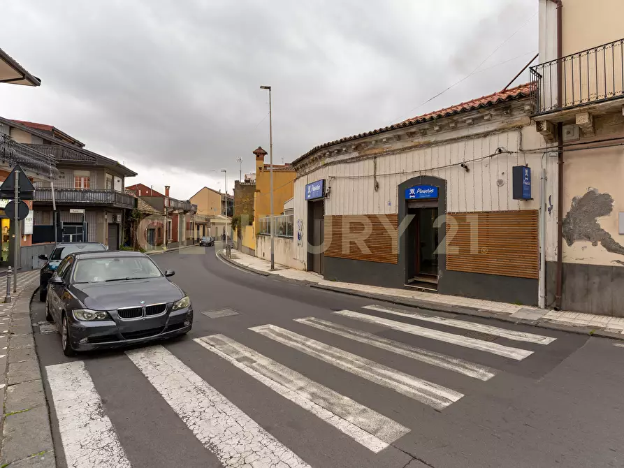 Immagine 2 di Pizzeria / Pub in vendita  in Via Umberto 80 a Sant'agata Li Battiati