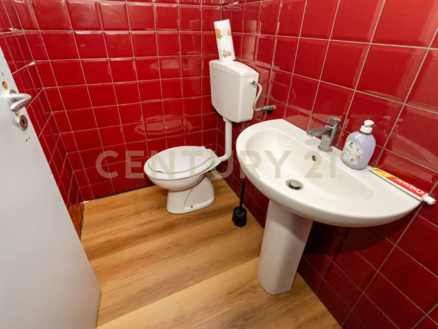 Immagine 26 di Bar / Ristorante in vendita  in Corso delle Province 43 a Catania