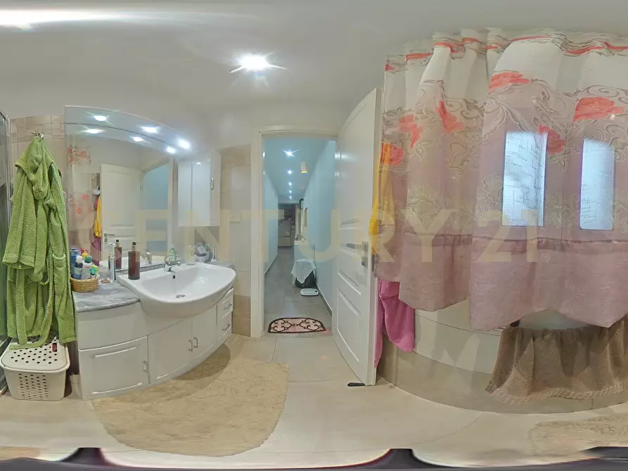 Immagine 92 di Attico in vendita  in Via Macello 13/A a Catania