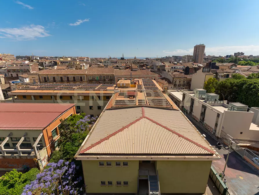 Immagine 19 di Pentalocale in vendita  in Via Redentore 15 a Catania