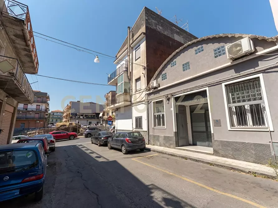 Immagine 2 di Laboratorio in vendita  in Via delle Terme 31 a Misterbianco