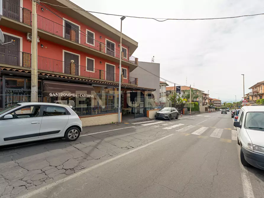 Immagine 4 di Bar / Ristorante in vendita  in Viale Papa Giovanni XXIII 46 a Camporotondo Etneo