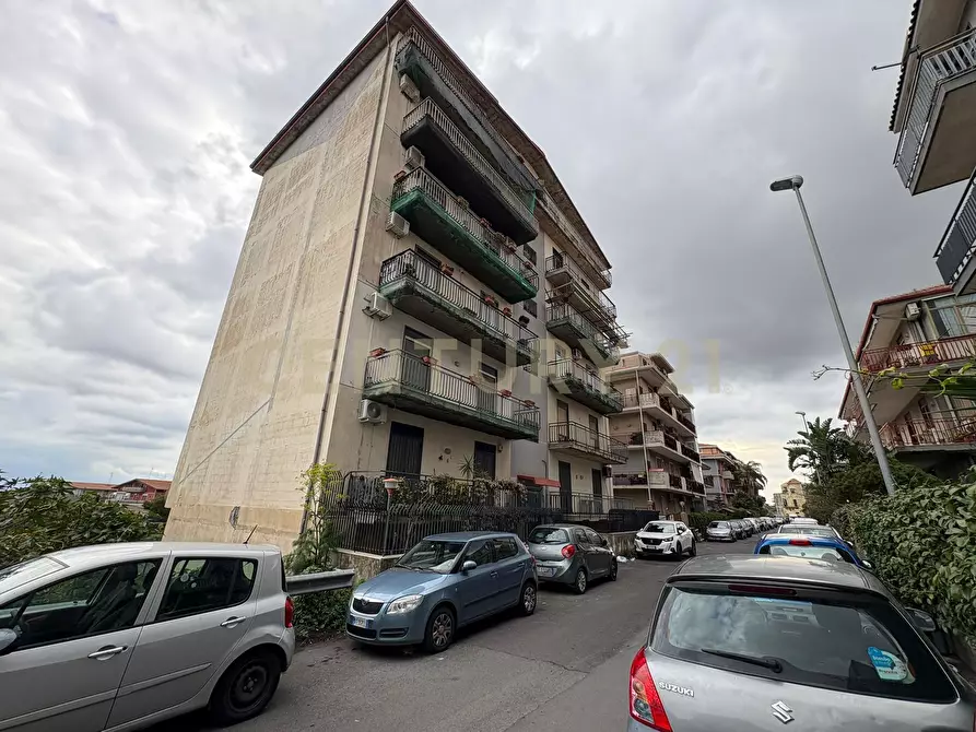 Immagine 2 di Trilocale in vendita  in Via dei Giacinti a Misterbianco