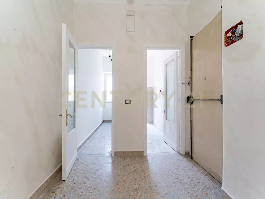 Immagine 10 di Quadrilocale in affitto  in Via Genova 64 a Catania