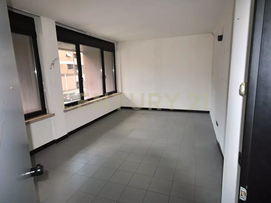 Immagine 7 di Ufficio in vendita  in Via Adriano Cristofoli 40 a Verona