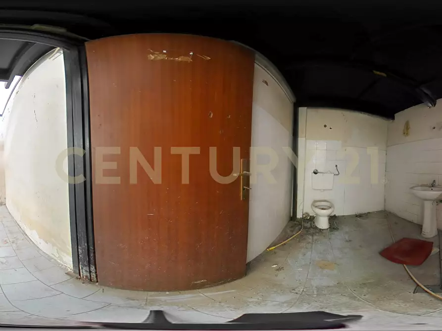 Immagine 25 di Magazzino in vendita  in Via Antonio de Curtis 27 a Misterbianco