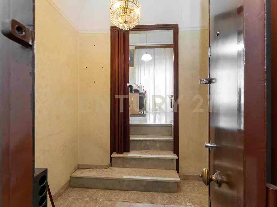 Immagine 8 di Pentalocale in vendita  in Via Giuseppe Garibaldi 179 a Catania