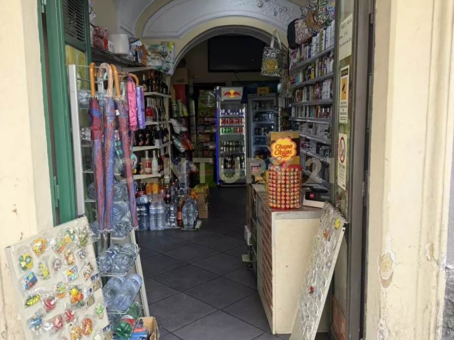Immagine 5 di Locale commerciale in vendita  in Via Antonino di Sangiuliano 255 a Catania