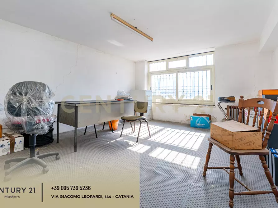 Immagine 32 di Locale commerciale in vendita  in Via Antonio Prestinenza 7 a Catania