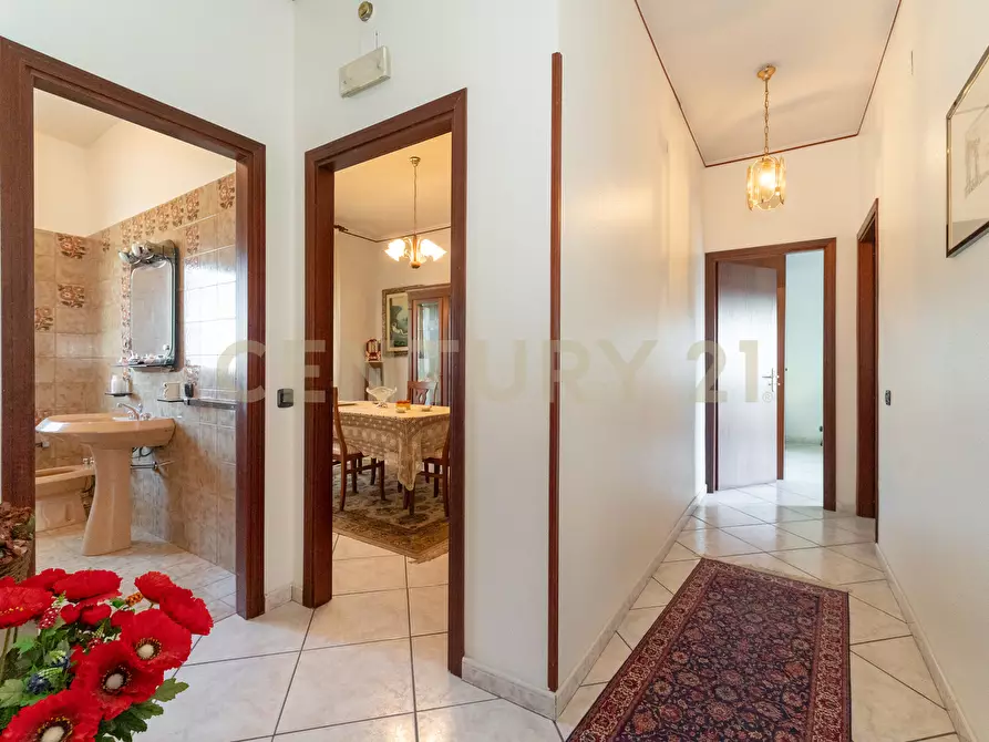 Immagine 22 di Pentalocale in vendita  in Viale Nitta 16b a Catania