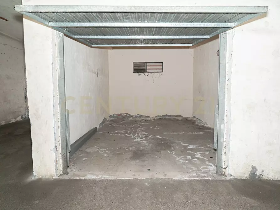 Immagine 23 di Quadrilocale in vendita  in Via Salvo D'Acquisto 42 a Aci Catena