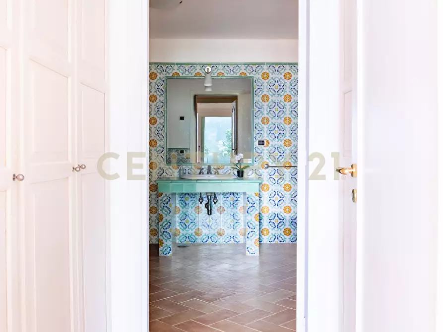 Immagine 44 di Villa in vendita  in Via Tuoro 11 a Capri