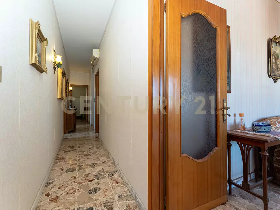 Immagine 9 di Pentalocale in vendita  in Via Messina 523 a Catania