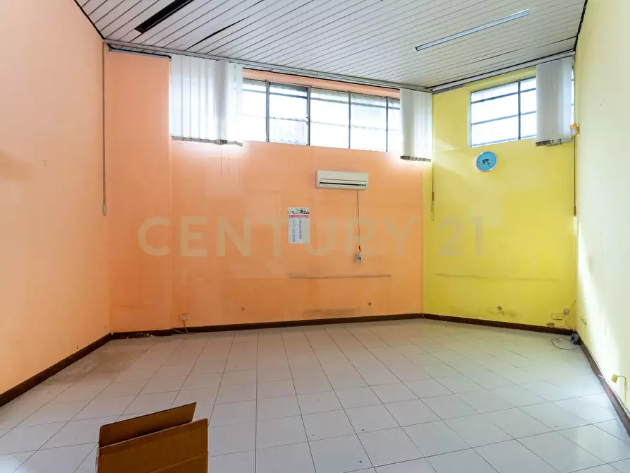 Immagine 13 di Magazzino in vendita  in Via Convento del Carmine 6 a Tremestieri Etneo