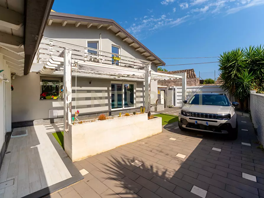 Immagine 8 di Villa in vendita  in Via Immacolata a Catania