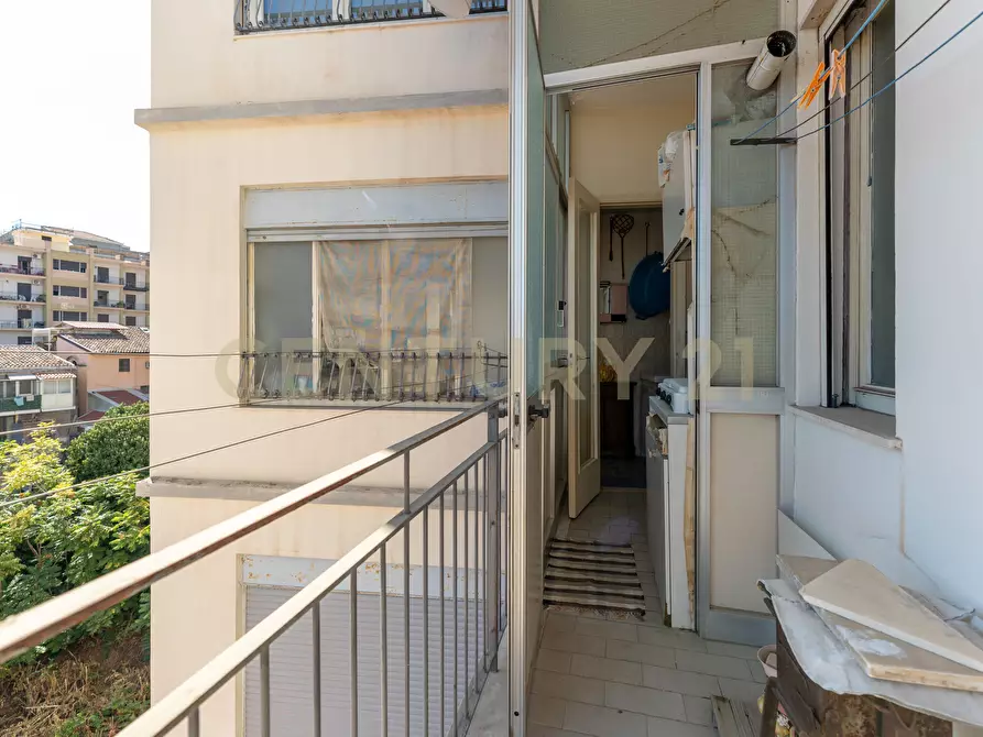 Immagine 33 di Pentalocale in vendita  in Via Messina 523 a Catania