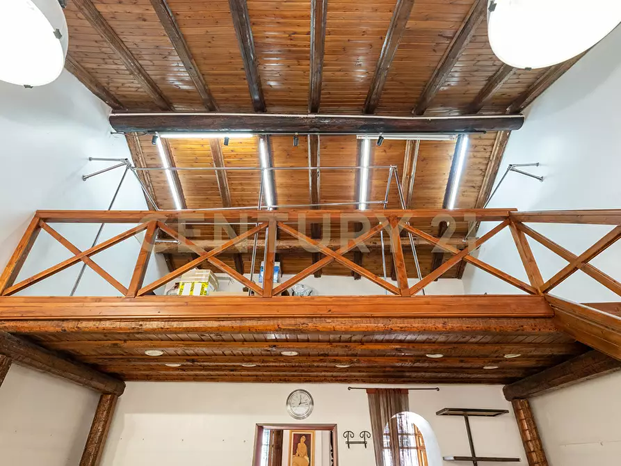 Immagine 30 di Locale commerciale in affitto  in Via Etnea 90 a Mascalucia