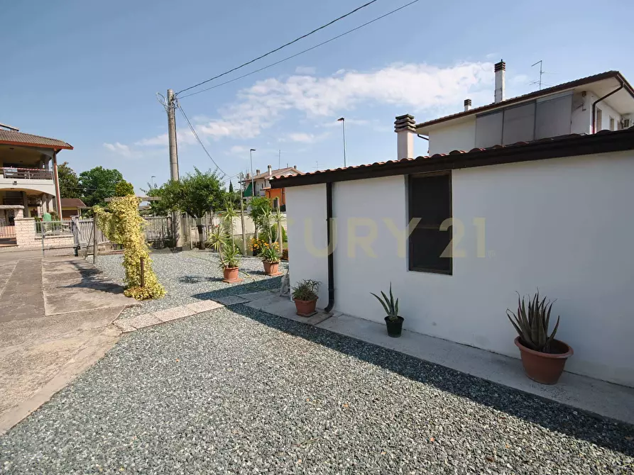 Immagine 5 di Casa semindipendente in vendita  a Oppeano