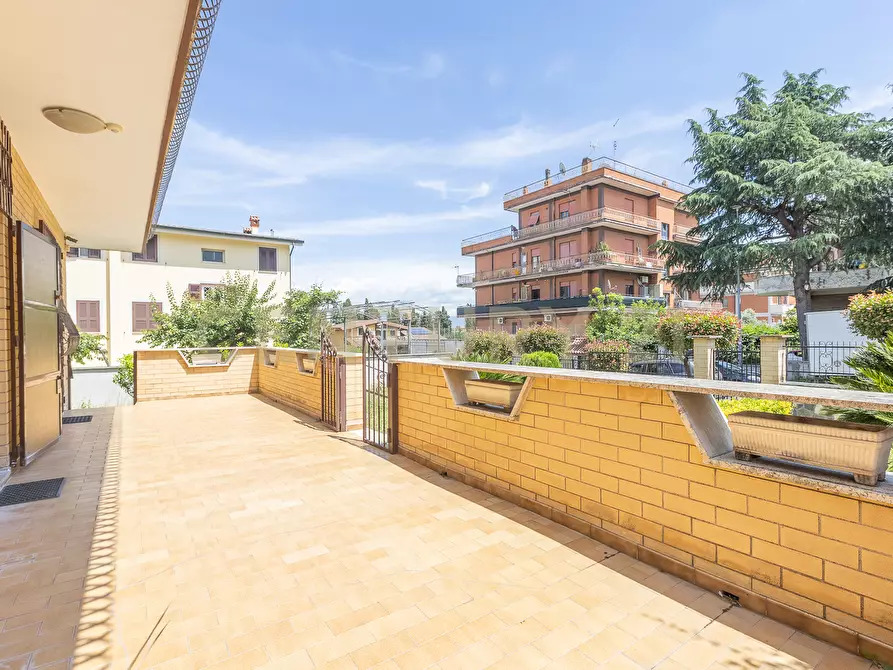 Immagine 32 di Trilocale in vendita  in Via Francavilla Fontana 37 a Roma