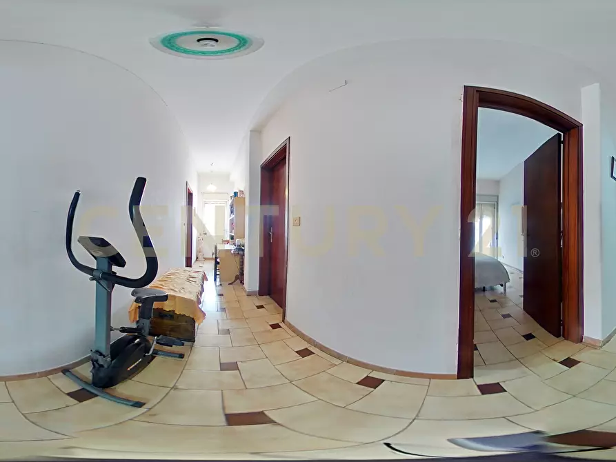 Immagine 48 di Pentalocale in vendita  in Via Sottotenente Cantone 30 a Mascalucia