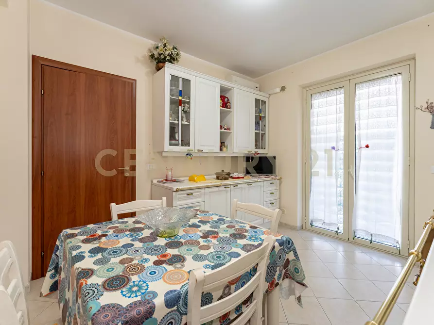 Immagine 39 di Trilocale in vendita  in Via Teocrito 10 a Aci Catena