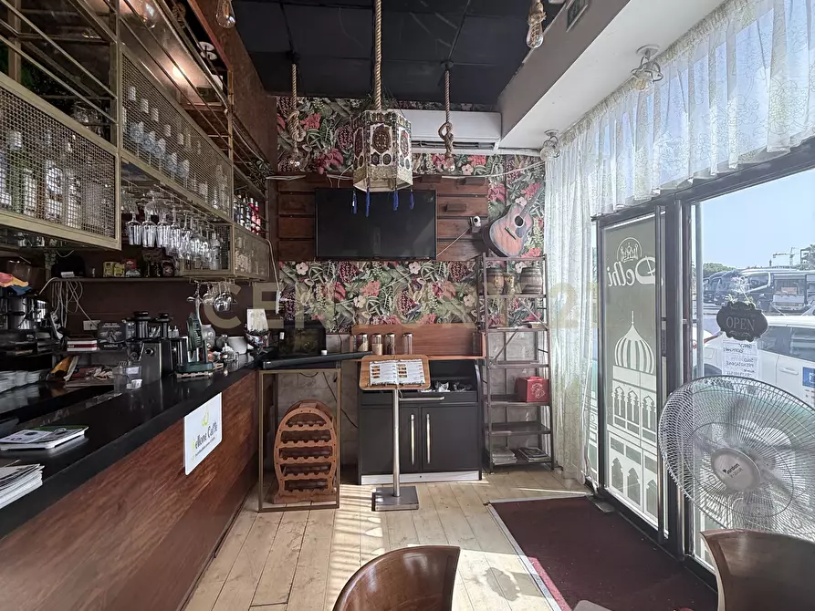 Immagine 38 di Bar / Ristorante in vendita  in Piazza Papa Giovanni XXIII 1 a Catania