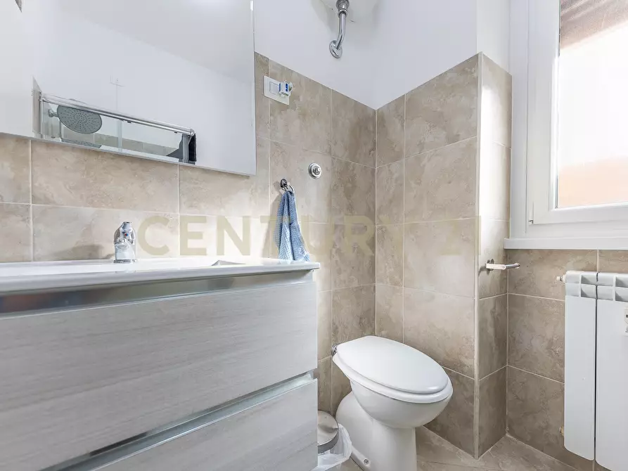 Immagine 22 di Trilocale in vendita  in Via Luigi Rava 9 a Roma