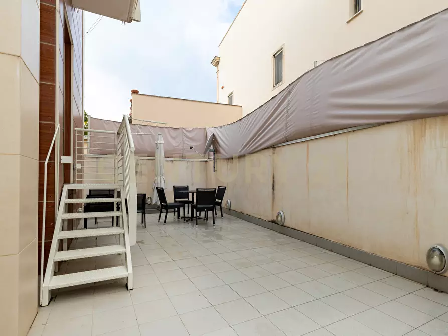 Immagine 43 di Trilocale in vendita  in Via Ruggero Leoncavallo 5 a Catania