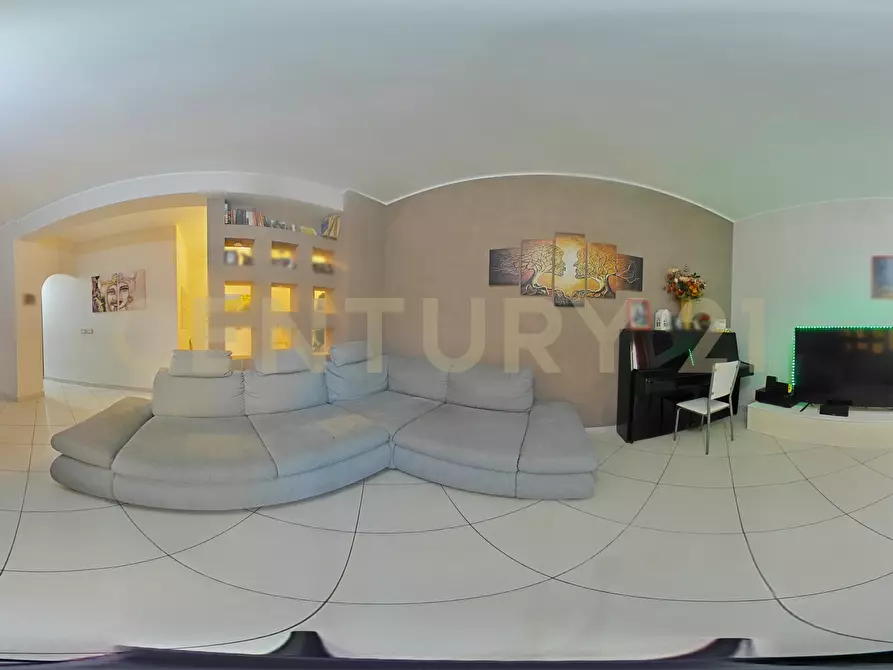 Immagine 55 di Pentalocale in vendita  in Via Cesare Battisti 34 a Belpasso