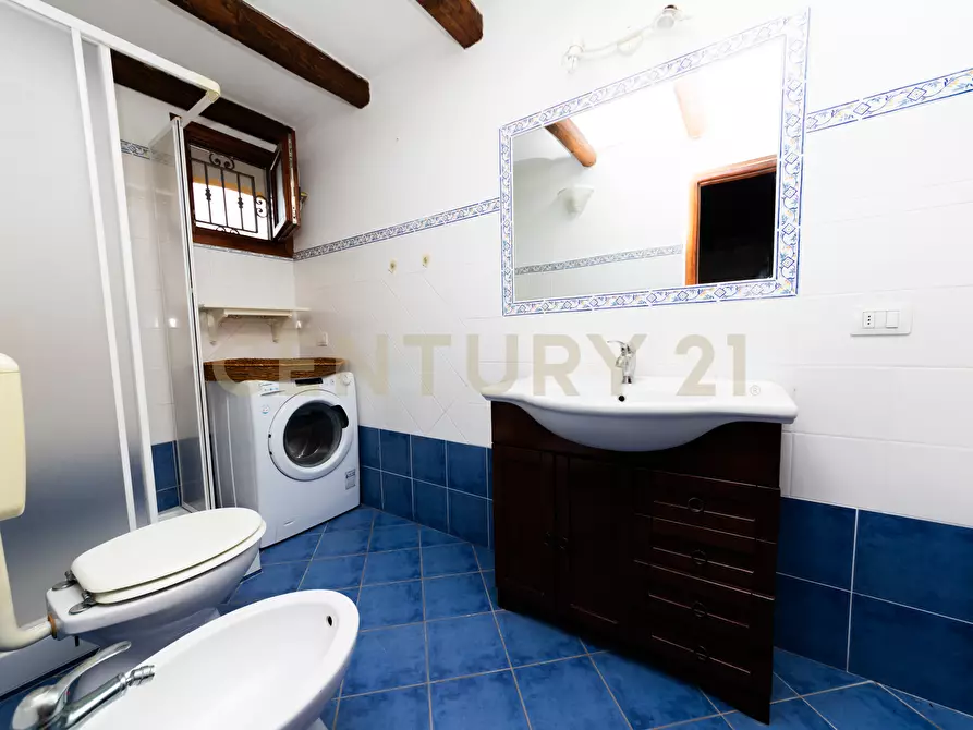 Immagine 15 di Casa indipendente in vendita  in Via Madrid a San Teodoro