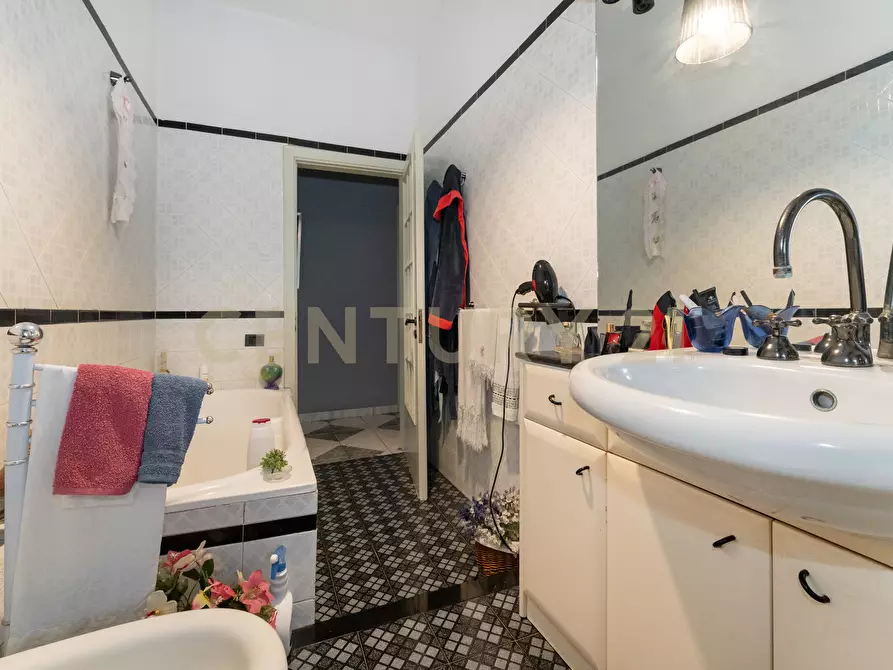 Immagine 23 di Quadrilocale in vendita  in STRADA PER SAN GIOVANNI GALERMO 159 a Catania