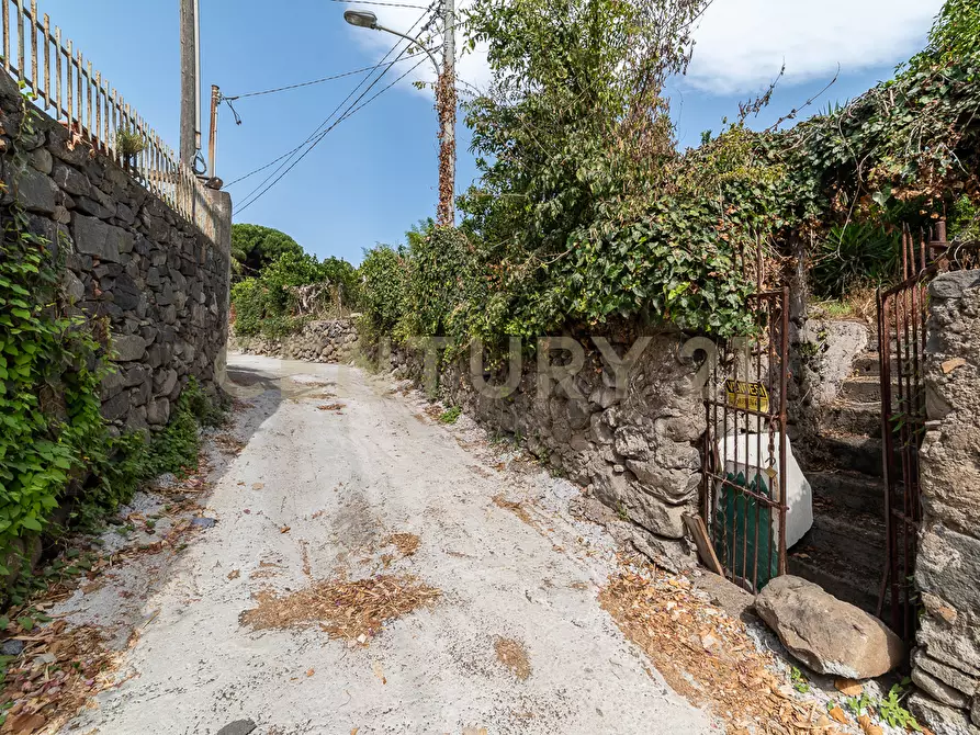 Immagine 39 di Villa in vendita  in Strada Comunale 9 Praiola 8 a Riposto