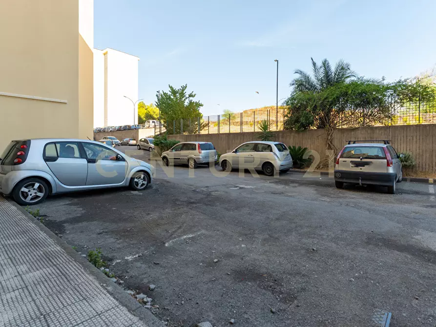 Immagine 3 di Trilocale in vendita  in VIALE CASTAGNOLA 17 a Catania