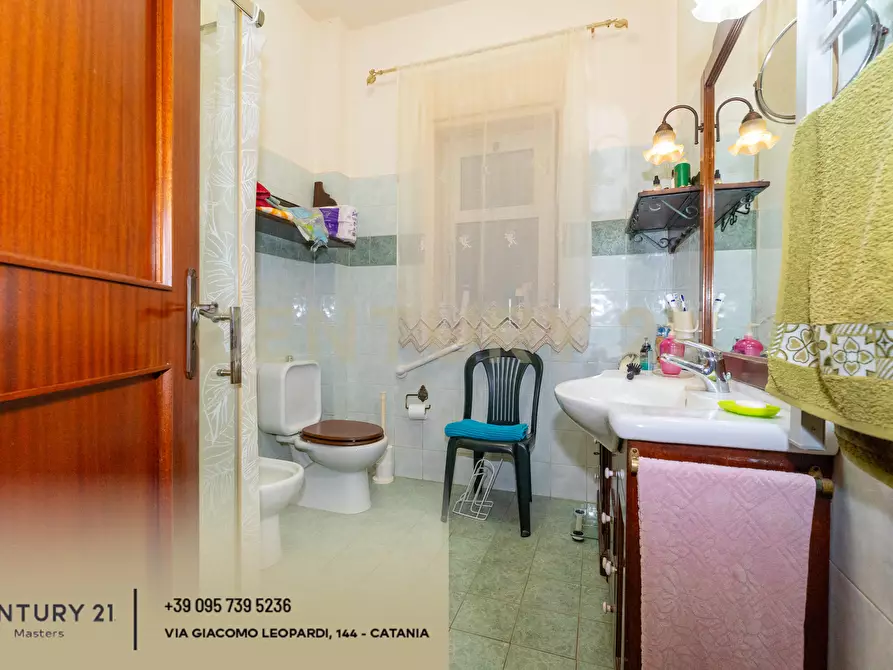 Immagine 18 di Trilocale in vendita  in Via Caduti del Lavoro 2 a Gravina Di Catania