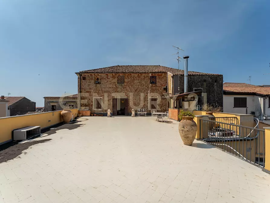 Immagine 100 di Casa indipendente in vendita  in Via Giuseppe Garibaldi 68-70-72 a Nicolosi