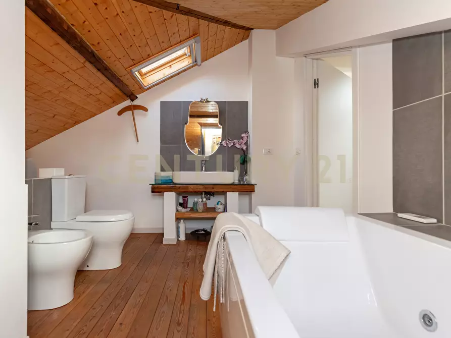 Immagine 57 di Appartamento in vendita  in Via Giovanni Guglielmino 74 a Tremestieri Etneo