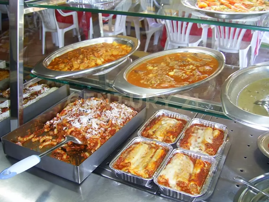 Immagine 32 di Pizzeria / Pub in vendita  in Via della Regione 1 a San Giovanni La Punta