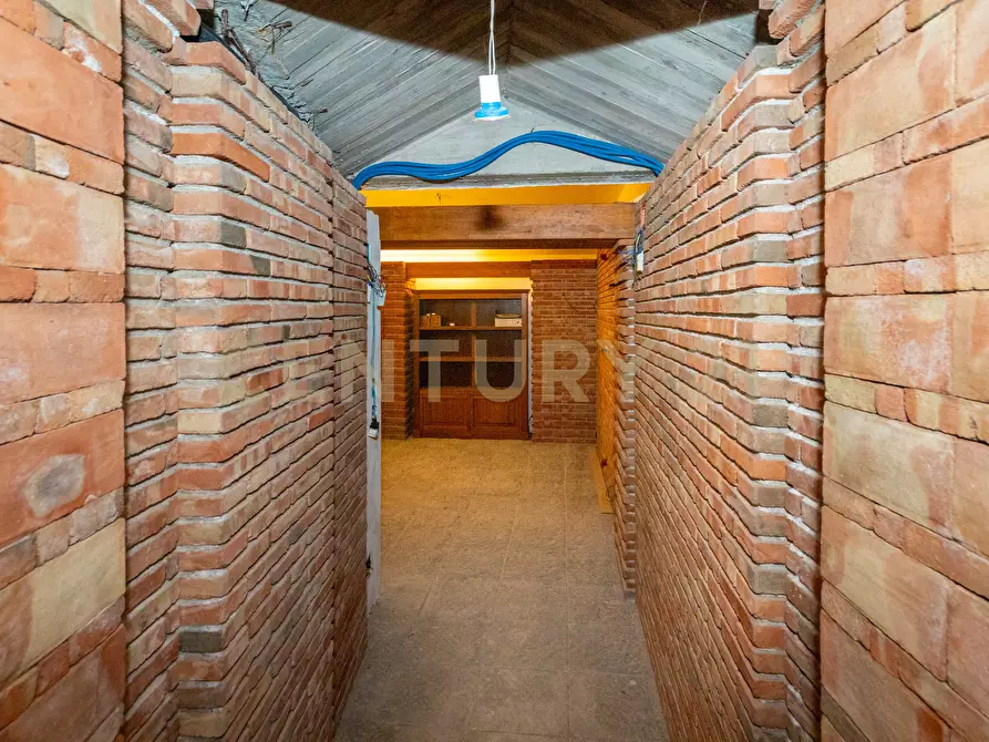 Immagine 49 di Villa in vendita  in SS284 a Adrano