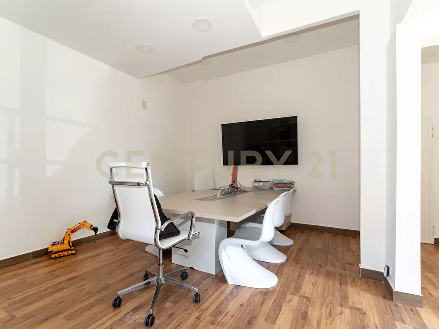 Immagine 52 di Casa indipendente in vendita  in Via Giuseppe Garibaldi 68-70-72 a Nicolosi