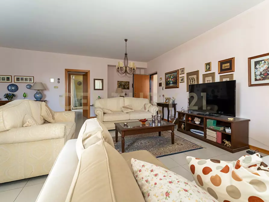 Immagine 9 di Pentalocale in vendita  in Via Nino Martoglio 13 a Valverde