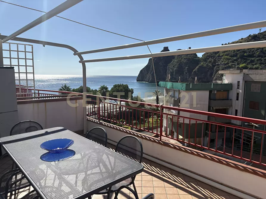 Immagine 17 di Attico in vendita  in Via dei Normanni 2 a Sant'alessio Siculo