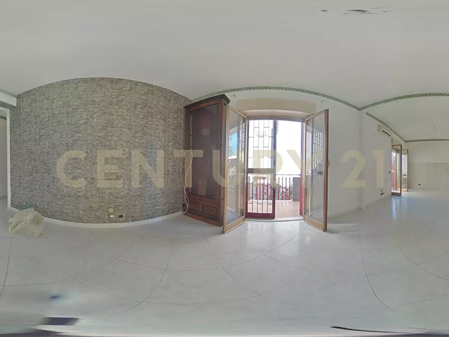 Immagine 43 di Quadrilocale in vendita  in Via Trieste 5 a Aci Castello