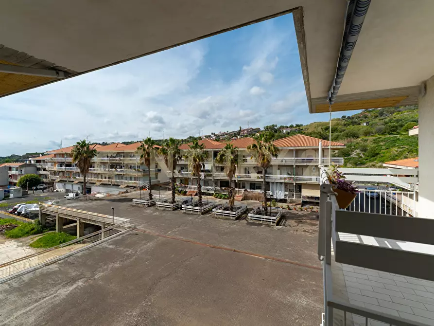 Immagine 14 di Bilocale in affitto  in Via Vampolieri 42 a Aci Castello