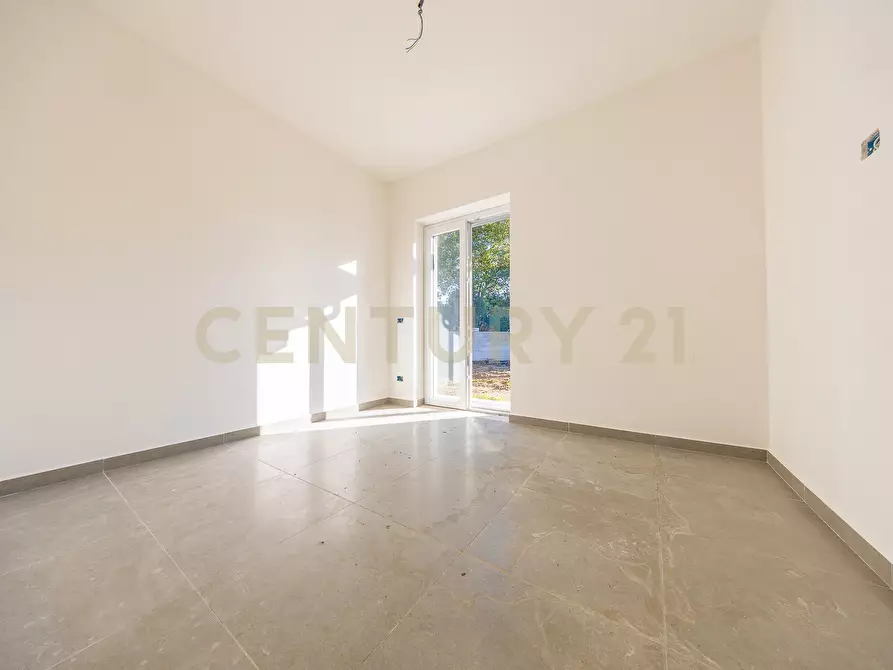 Immagine 8 di Casa trifamiliare in vendita  in Via Basento 4 a Aprilia