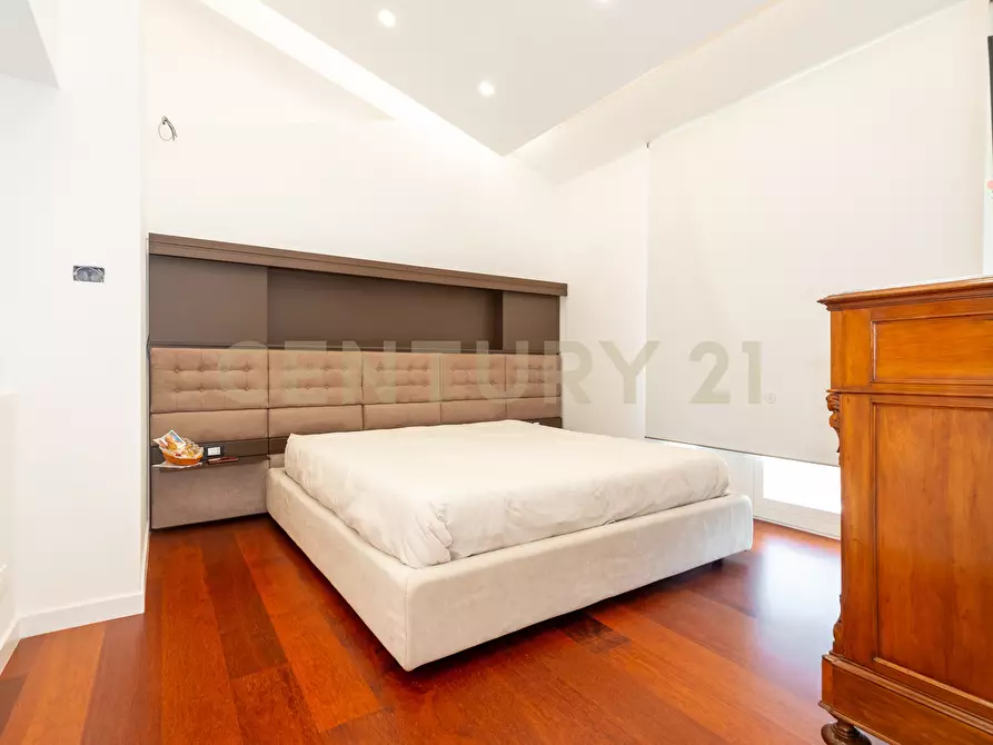 Immagine 58 di Villa in vendita  in SS284 a Adrano