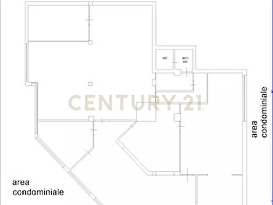 Immagine 38 di Magazzino in vendita  in Via Convento del Carmine 6 a Tremestieri Etneo