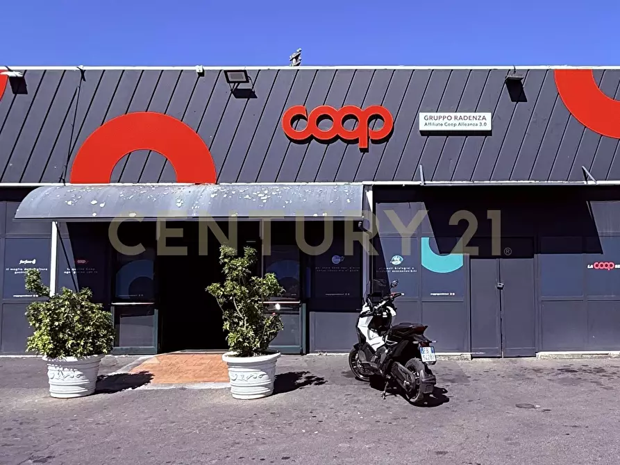 Immagine 1 di Locale commerciale in vendita  in Via Galermo 185 a Catania