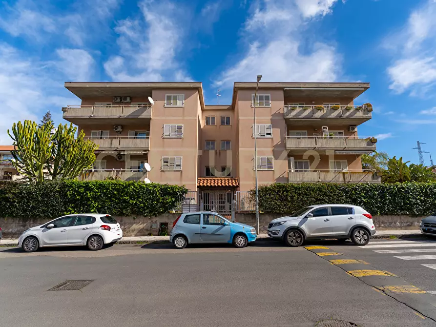 Immagine 1 di Pentalocale in vendita  in Via Nino Martoglio 13 a Valverde